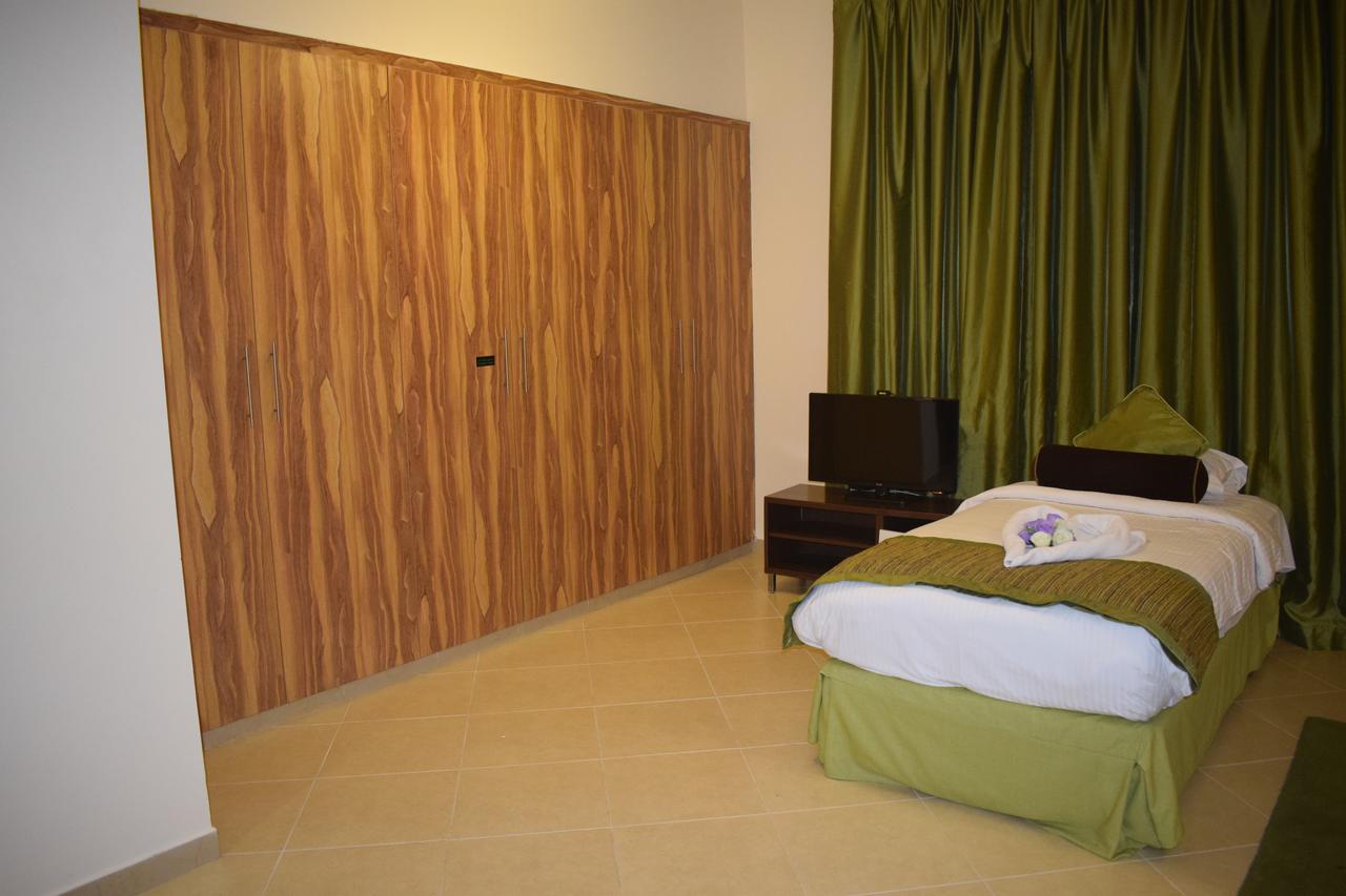 Al Waleed Palace Hotel Apartment Al Barsha Dubai Exterior photo